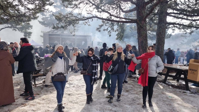 Kütahya'da öğrenciler yararına sucuk festivali