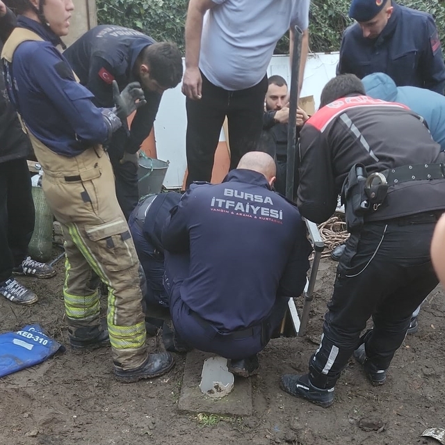Bursa'da su kuyusunda fenalaşan babasını kurtarmaya çalışırken zehirlenen ç...