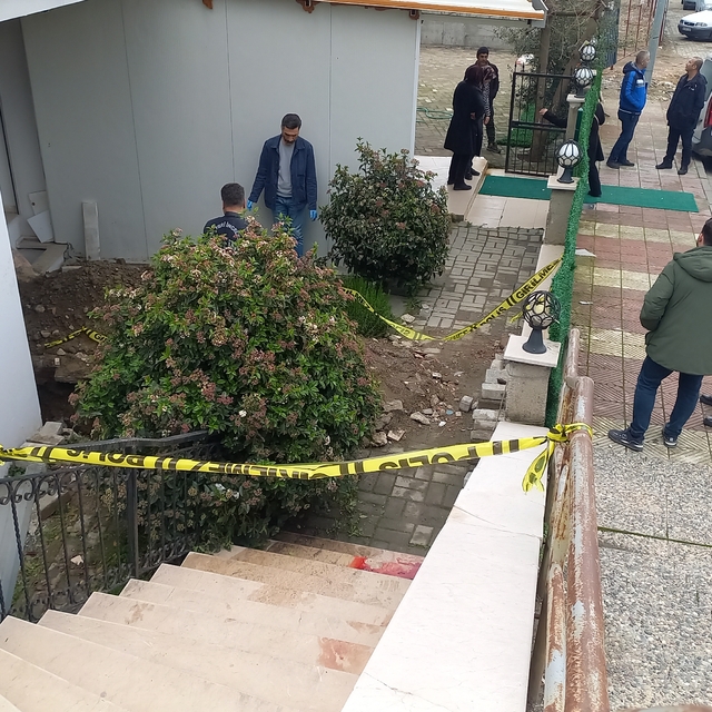 ​Manisa'da merdivenden düştüğü iddia edilen kişi öldü