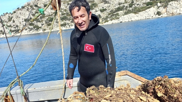 Bozburun'da hayalet ağlar denizden temizlendi