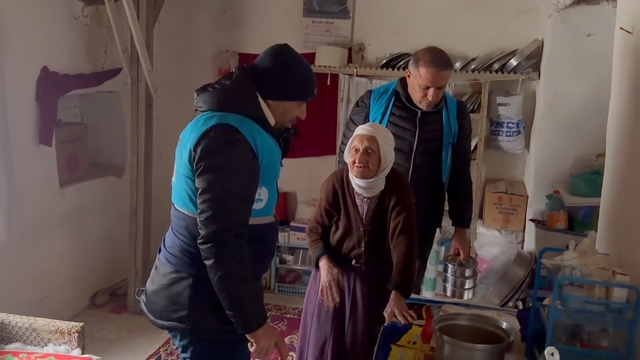 Kahta'da yaşlı ve engelli vatandaşlara sıcak yemek desteği