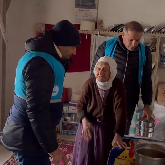 Kahta'da yaşlı ve engelli vatandaşlara sıcak yemek desteği