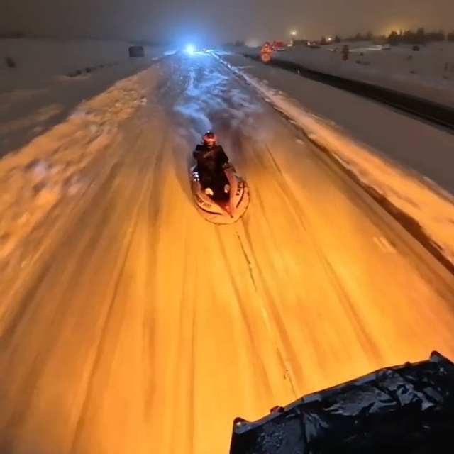 Şişme botu kızak yapıp ATV araçla çektiler