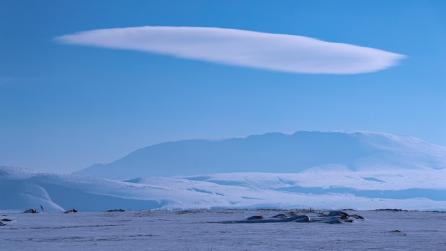 Nemrut Kalderası üzerinde mercek bulutu