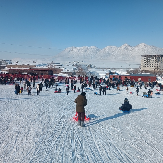 Bitlis'te kayak merkezine yoğun ilgi