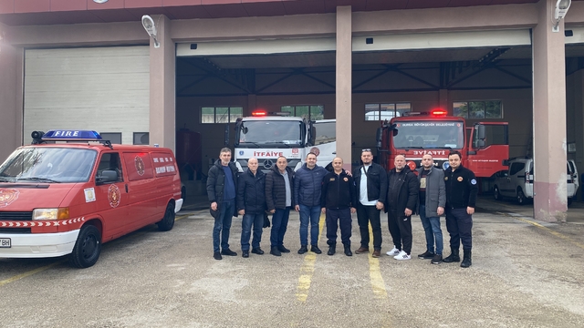Üsküp'ten itfaiye gönüllü timleri Mudanya'da
Kuzey Makedonyalı gönüllü itfaiyeciler Mudanya'da