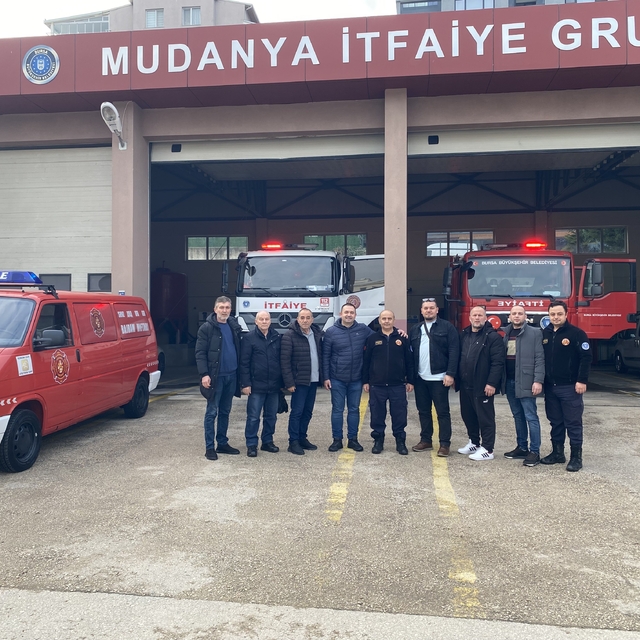 Üsküp'ten itfaiye gönüllü timleri Mudanya'da
Kuzey Makedonyalı gönüllü itfa...