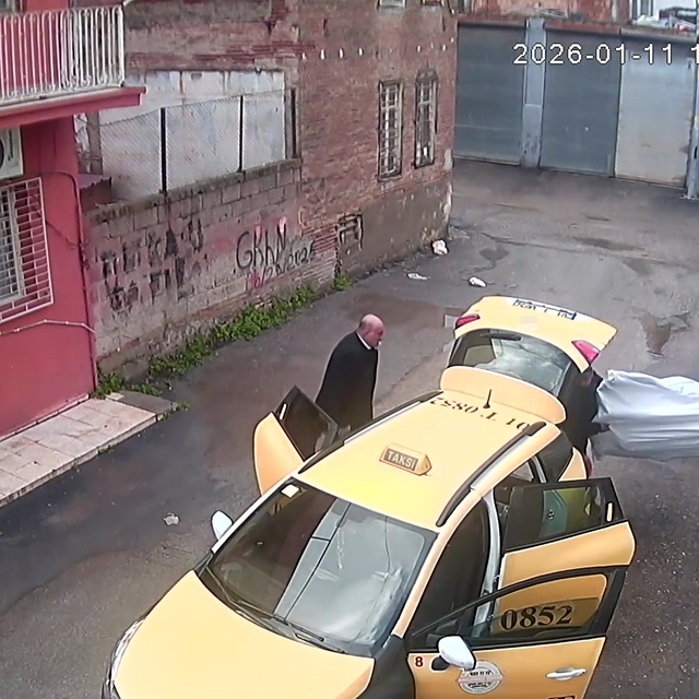 Kapı ve damdaki delikten 1 milyonluk bisiklet çalan 2 kardeş tutuklandı