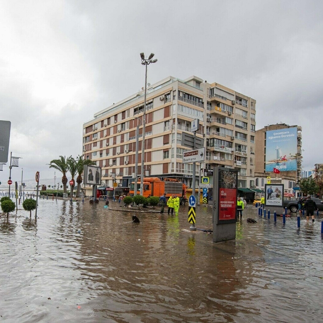 'İzmir'in altyapısı felakete davetiye çıkartıyor'