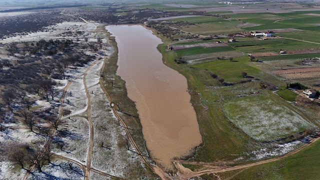 Kırklareli'nde Karahıdır Göleti'nin doluluk oranı  yağışlarla arttı