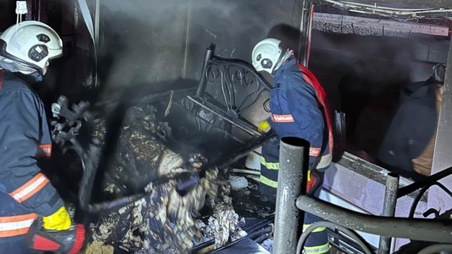 Yüksekova'da korkutan ev yangını: 4 çocuk hastaneye kaldırıldı