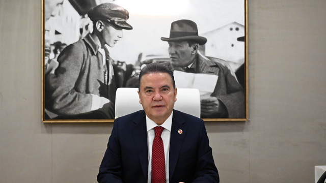 Antalya'da belediyeye yönelik 'rüşvet' ve 'yolsuzluk' soruşturmasında 702 sayfalık iddianame