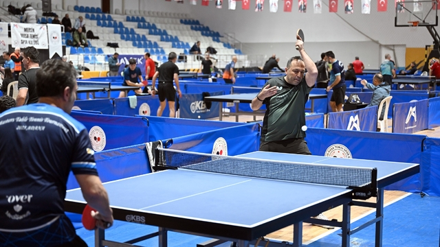 Mersin'de 5. Ulusal Masa Tenisi Veteran Turnuvası tamamlandı
