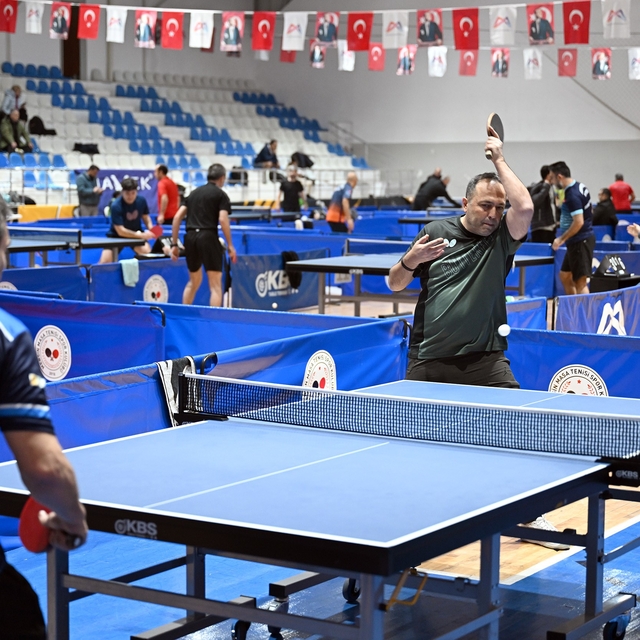 Mersin'de 5. Ulusal Masa Tenisi Veteran Turnuvası tamamlandı
