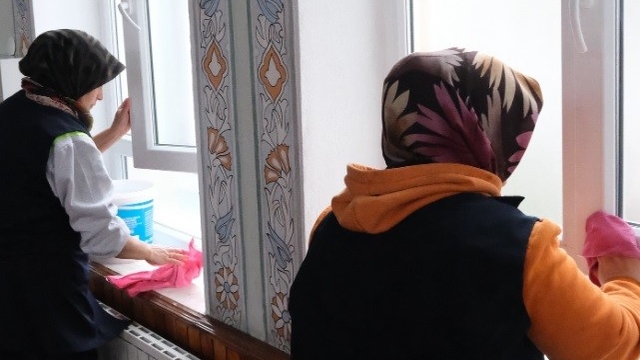 Tavşanlı'da camilerde temizlik çalışmaları