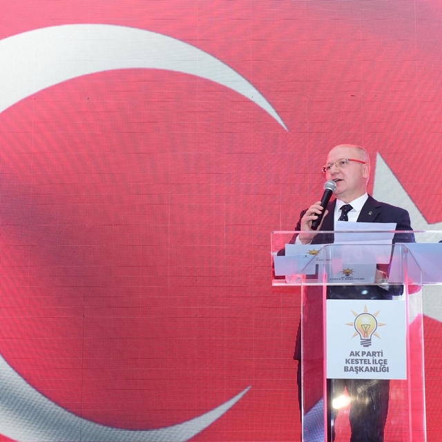 Gürkan'dan Büyükşehir'e sert çıkış
Ak Parti Bursa İl Başkanı Davut Gürkan:...