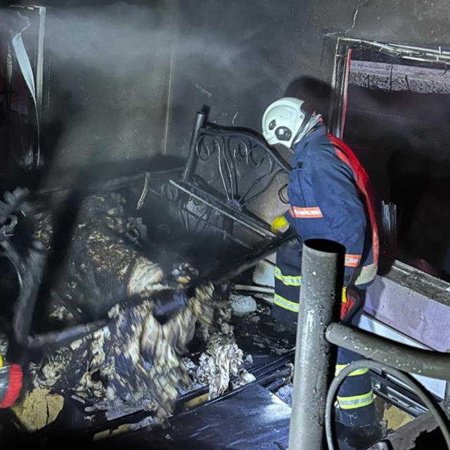 Yüksekova'da korkutan ev yangını: 4 çocuk hastaneye kaldırıldı