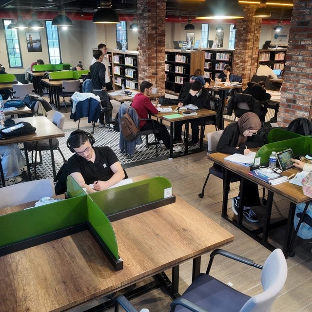 Başiskele'de tarıyıl tatilinde öğrencilerin adresi Kitaphane