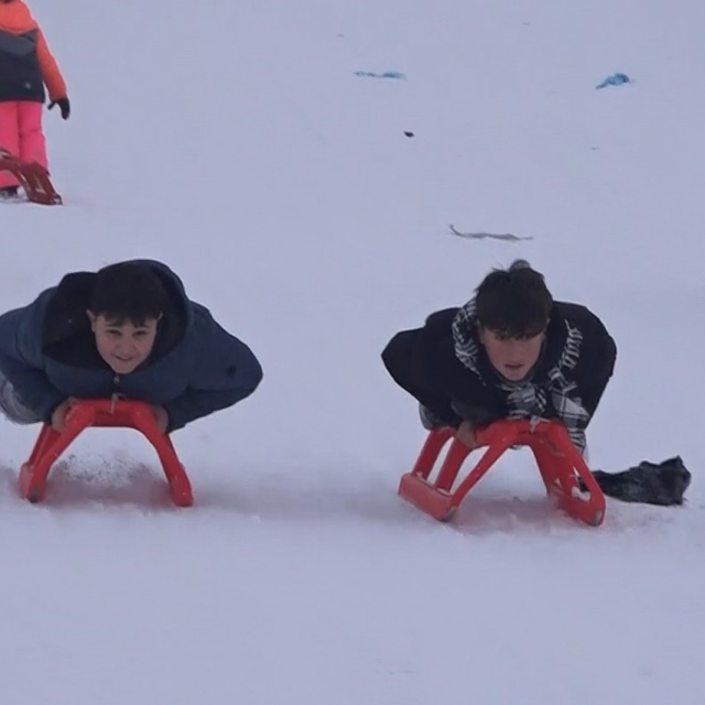 Güzeldağ Kayak Merkezi 15 bin kişiyi ağırladı