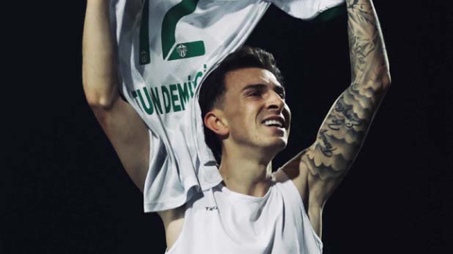 Bornova 1877 tırmanıyor