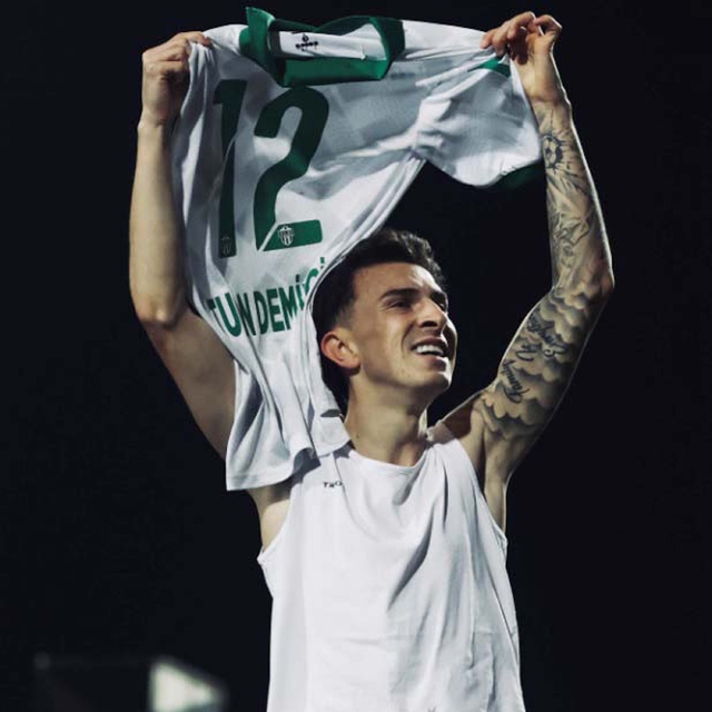 Bornova 1877 tırmanıyor