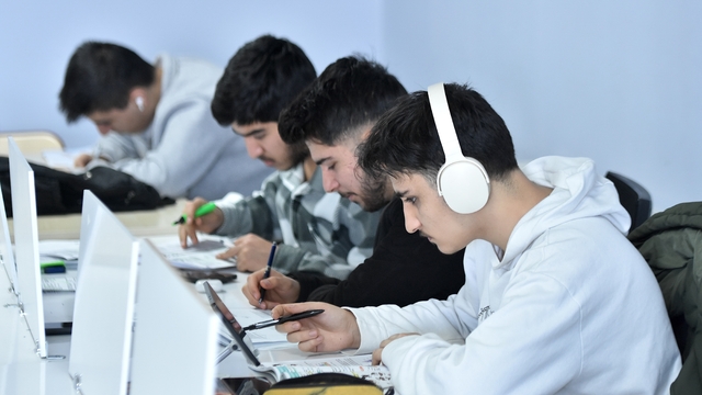 "Etüt Van Projesi"yle 4 yılda 120 bin kişi ücretsiz eğitimle sınavlara hazırlandı