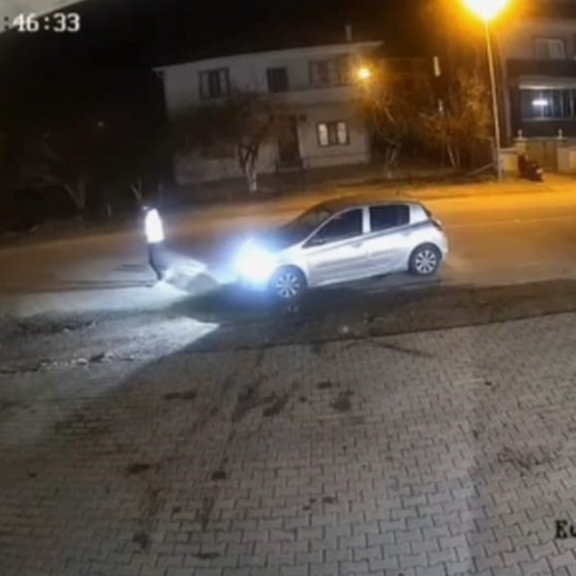 Otomobilin çarptığı çocuk ağır yaralandı