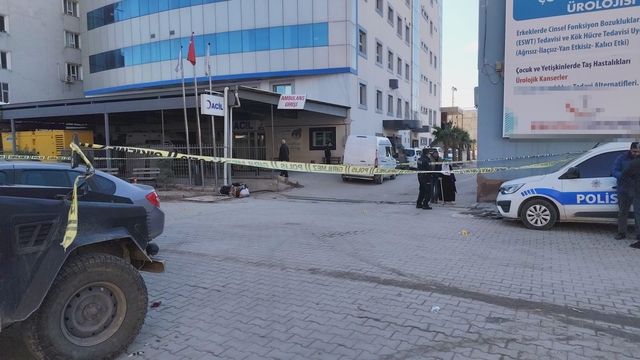 Mardin'de hastane önünde silahlı kavga: 5 yaralı