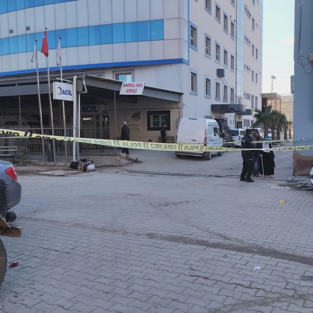 Mardin'de hastane önünde silahlı kavga: 5 yaralı