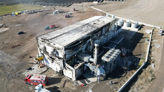 Elektrik üretim tesisinde çıkan yangın kontrol altına alındı