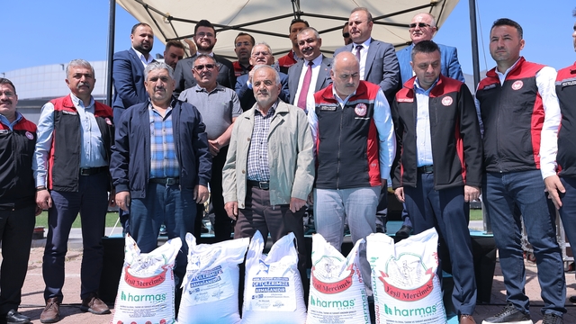 Kayseri Büyükşehir Belediyesinden çiftçilere 2025'te 12,5 milyon liralık tohum ve fidan desteği