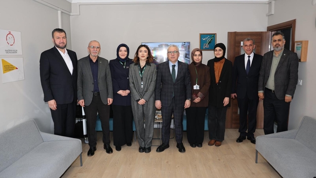 Sivas Valisi Şimşek, Yeşilay ve YEDAM'ı ziyaret etti