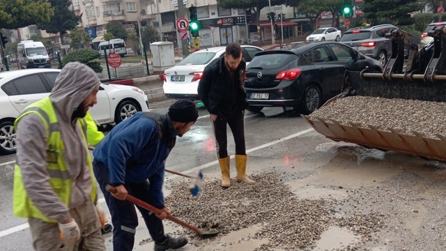 Büyükşehir'den yağışın ardından olumsuzluklara müdahale