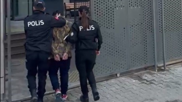 Hem dolandırıcı hem kart faresi: 16 ilden kaçtı, Konak'ta yakalandı