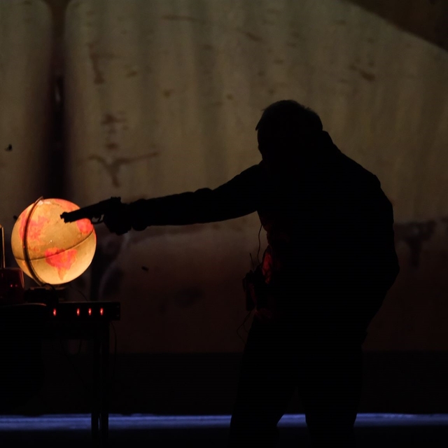 Yıldırım'da tiyatro gösterisi
Yıldırımlılar, 'Başkasının Ölümü' tiyatro oyu...