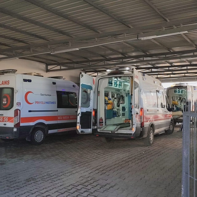 Mardin'de hastane önünde silahlı kavga: 1 ölü, 4 yaralı (4)