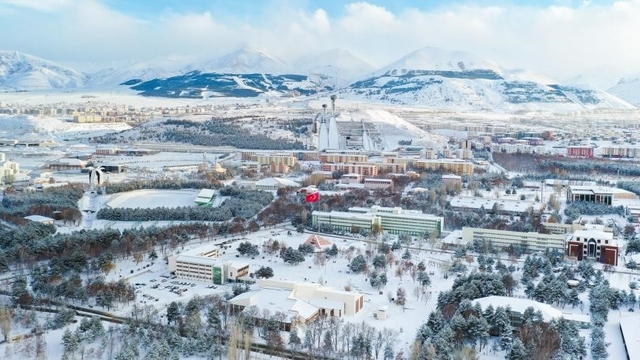 Atatürk Üniversitesinden bir birincilik daha
THE 2026 alan bazlı sıralamalarda yaşam bilimlerinde Türkiye 1.'si oldu