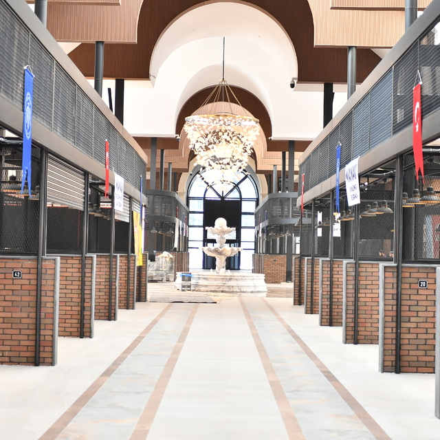 Kayseri Büyükşehir Belediye Başkanı Büyükkılıç, "Çarşı Melikgazi" projesini...