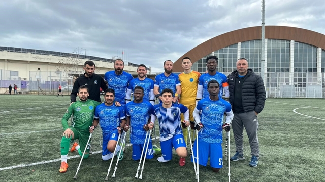 Gebze Belediyesi Ampute Futbol Takımı, TSK Rehabilitasyon Merkezi'ni 3-0 yendi