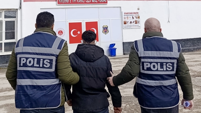 Kırşehir'de 82 yıl kesinleşmiş hapis cezası bulunan hükümlü yakalandı