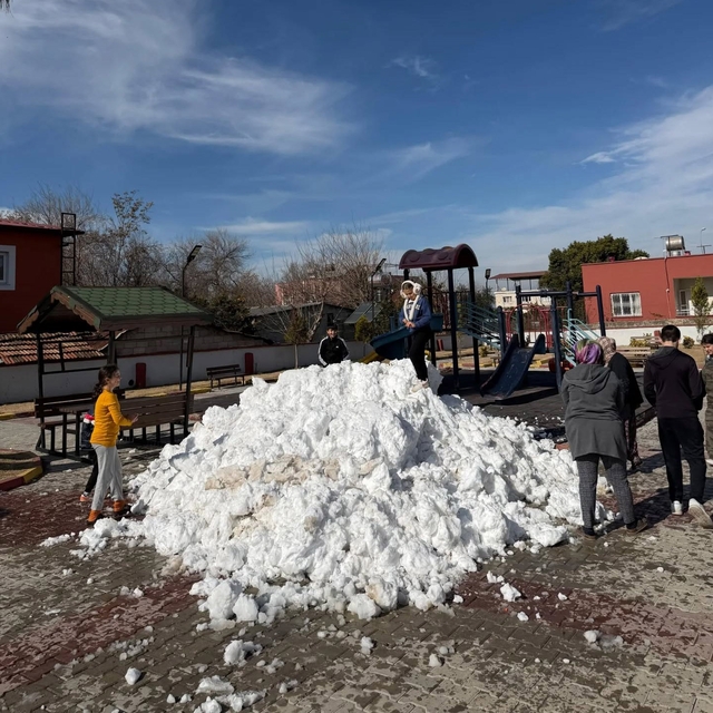 Osmaniye'de çocukların kar hasreti sona erdi