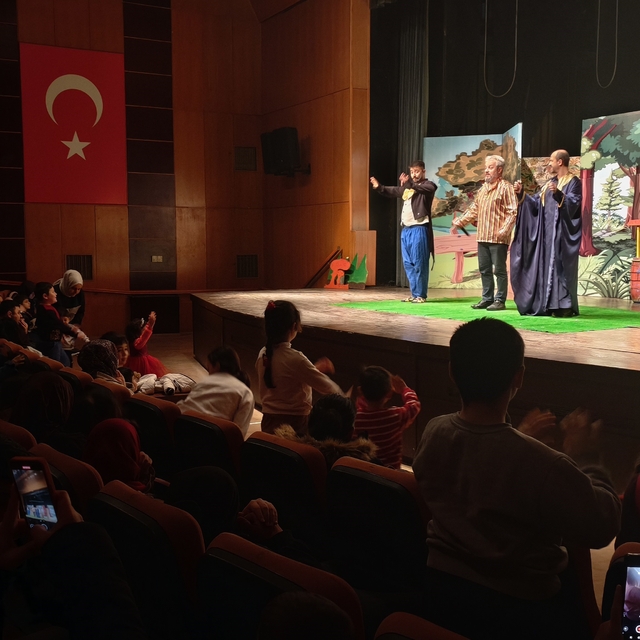 Kahramanmaraş Büyükşehir'den miniklere sanat dolu dakikalar