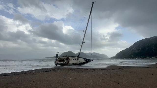 Marmaris'te şiddetli fırtına ve sağanak yağış etkili oluyor