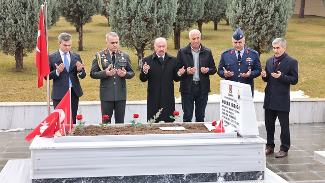 Azerbaycan Askeri Ataşesi'nden şehit ailesine ziyaret