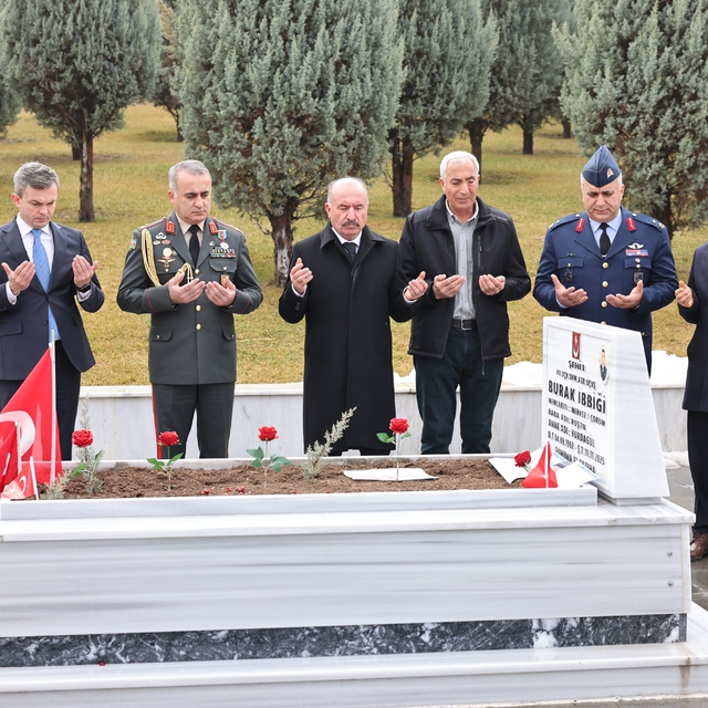 Azerbaycan Askeri Ataşesi'nden şehit ailesine ziyaret