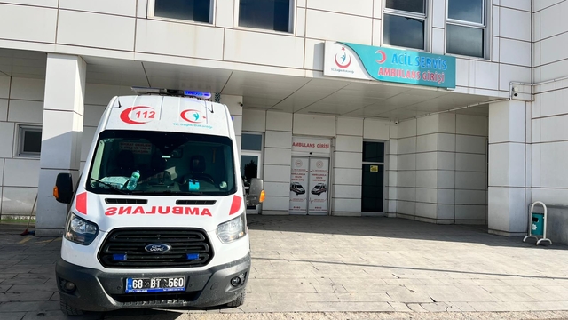 Aksaray'da yüksekten düşen işçi yaralandı