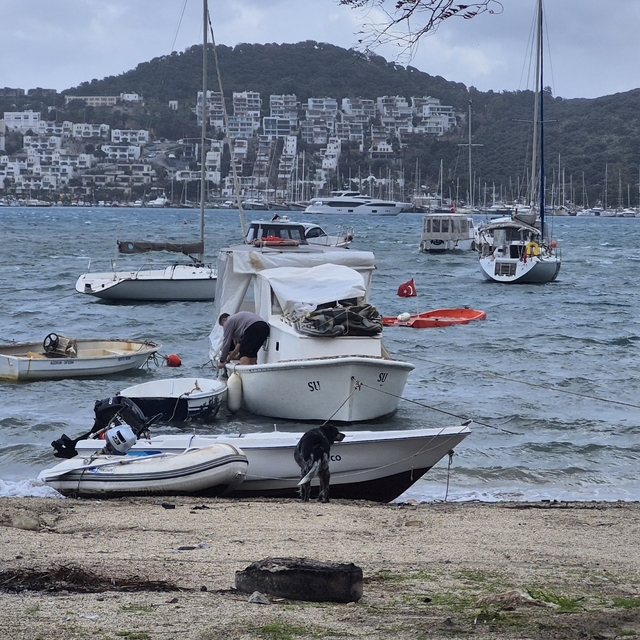 Bodrum'da fırtına etkili oluyor