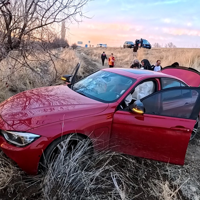 Aksaray'da otomobil şarampole düştü: 3 yaralı