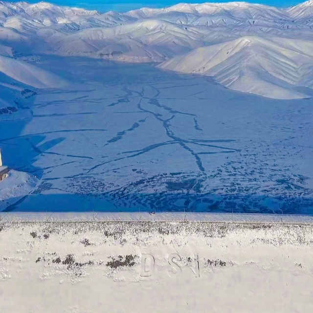 Dilimli Barajı buzla kaplandı
