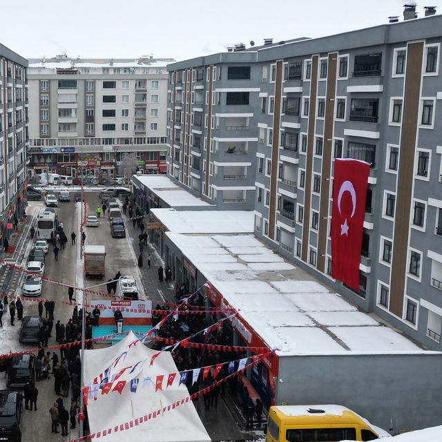 Halk Pazarı'nın 12'nci şubesi Aşkale'de açıldı